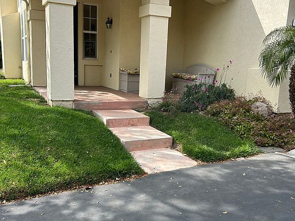 2nd image of 319 W Shoshone St