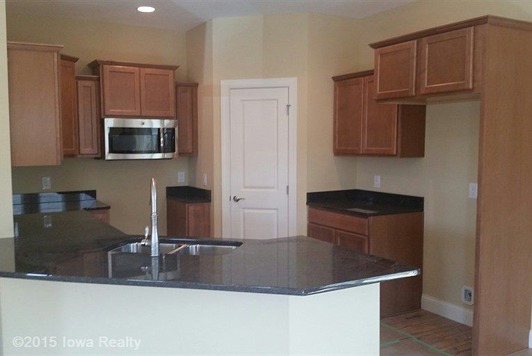 2nd image of 1808 Bristol St