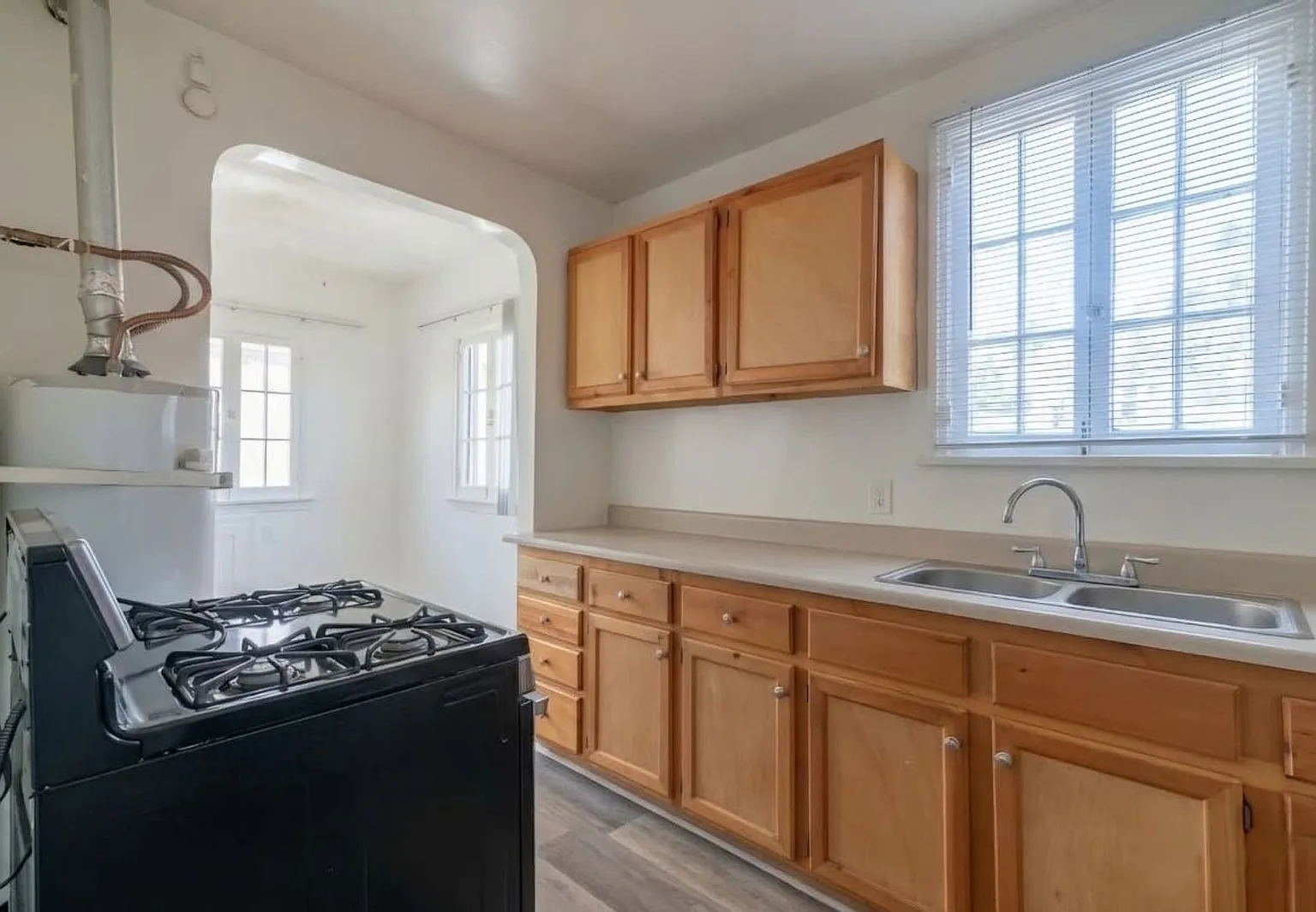 1 bed, 1.0 bath, $1,470 — Photo 2