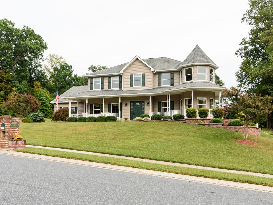 1st image of 2200 Erin Way