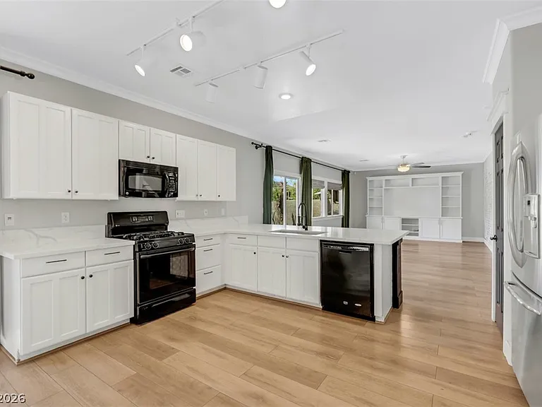 71 La Laguna St — Photo 13