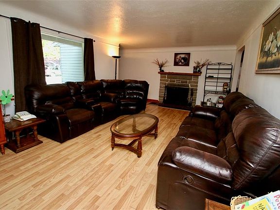 3rd image of 3 Nepahwin Dr