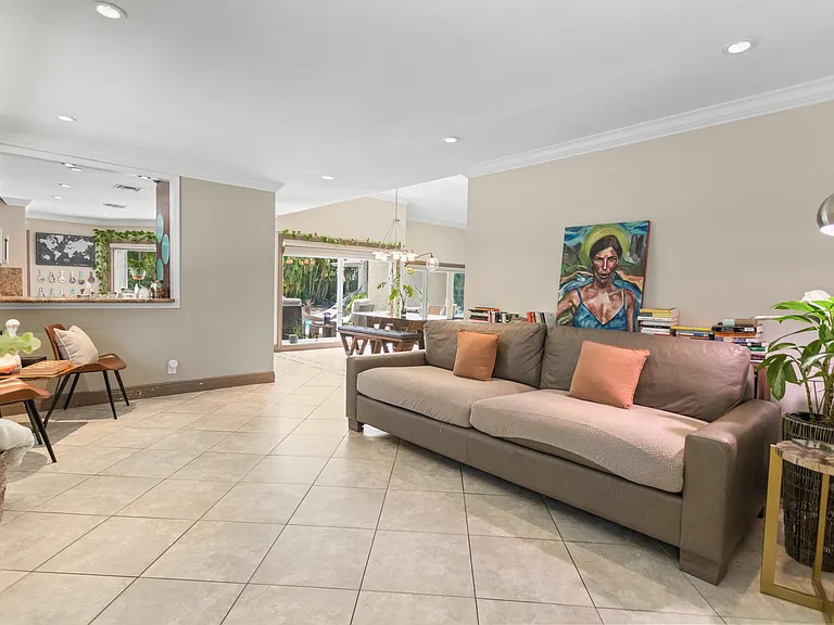 4050 NW 7th Ln — Photo 40