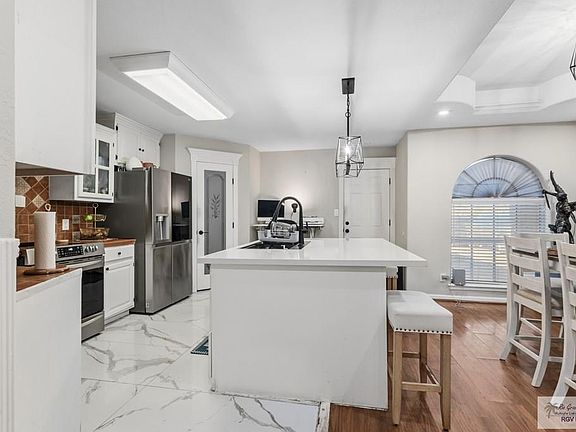 3rd image of 4716 Orchid Dr