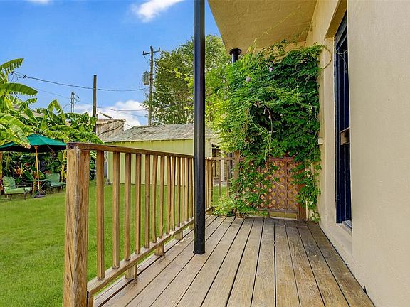 2nd image of 1516 Bonnie Brae St APT 4