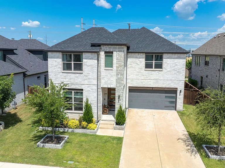 2446 Bainbridge Dr — Photo 33