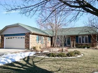 15013 Ridgewood Dr, Oak Forest, IL 60452