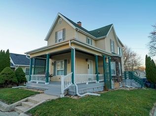 814 E Taylor St, Bloomington, IL