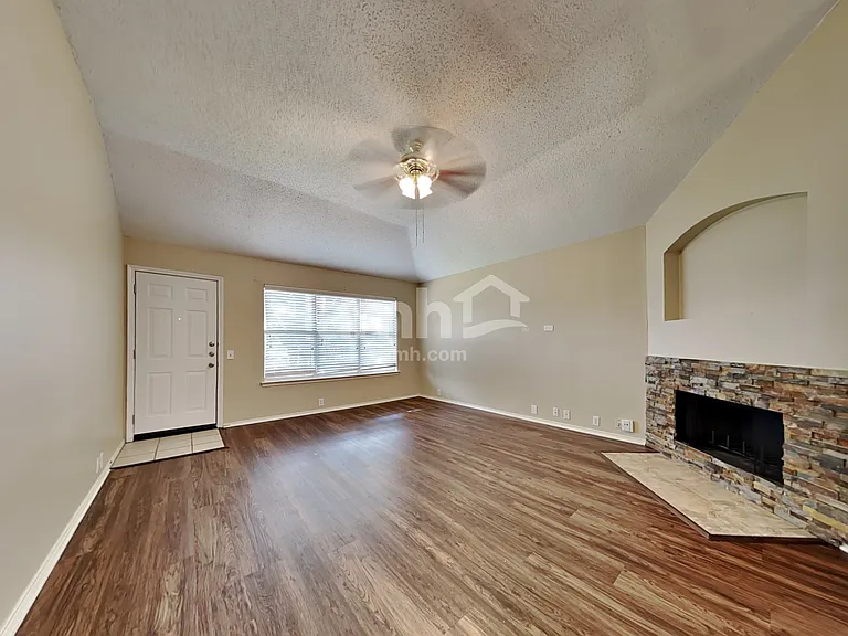 5221 Vista Verde Dr — Photo 7