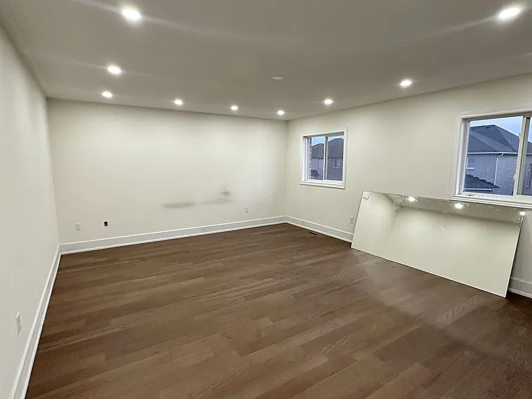 56 Baycliffe Dr #MAIN — Photo 9