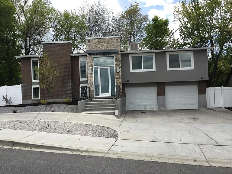 696 E 2200 N — Photo 1