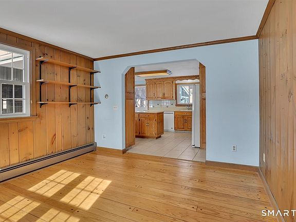 4th image of 408 Foote Road