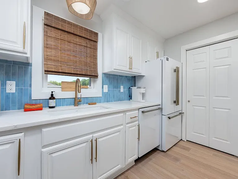 300 W Wilkinson St #BB — Photo 16