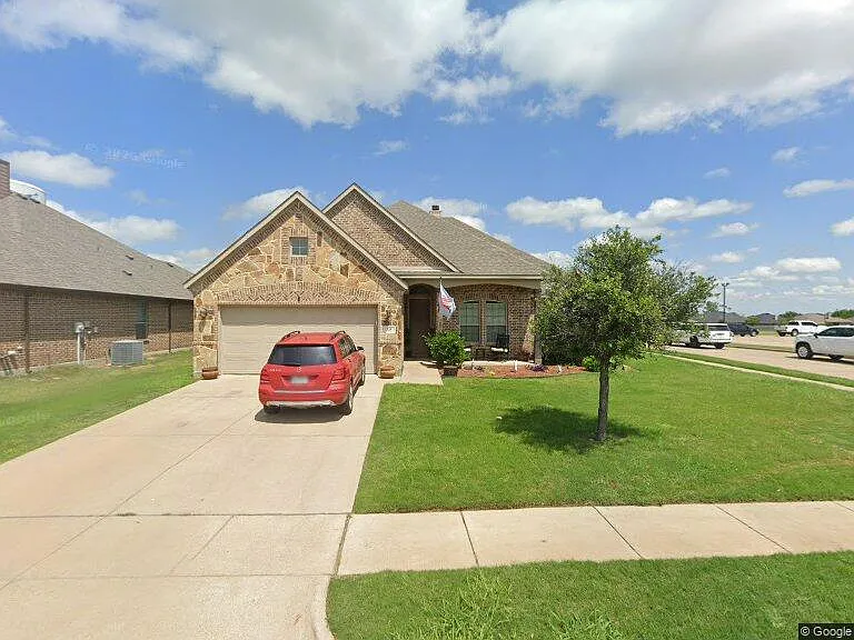 4 bed, 2107 sqft, $2,300 — Photo 1