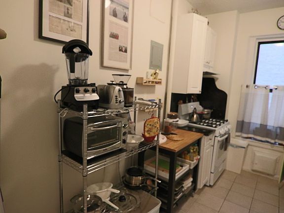 5th image of 659 W 162nd St APT 22