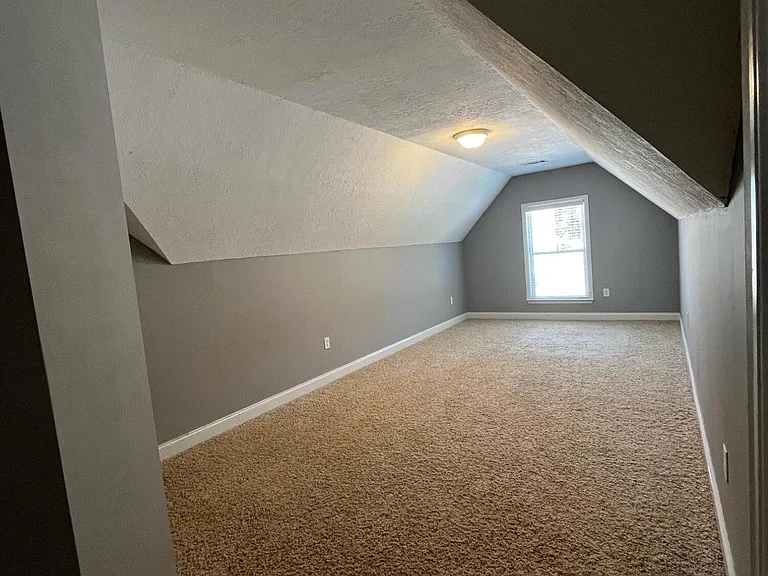 1100 Autumn Blaze Ln — Photo 13