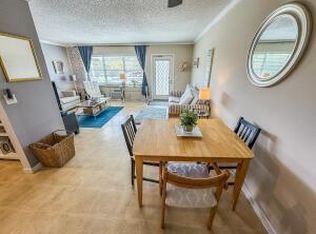19 Oakridge Cir #B, Deerfield Beach, FL 33442