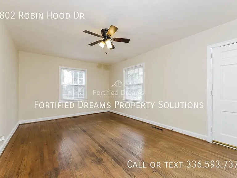 2802 Robin Hood Dr — Photo 6