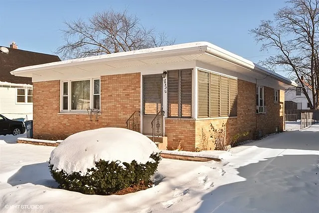 3433 Peoria St photo 1