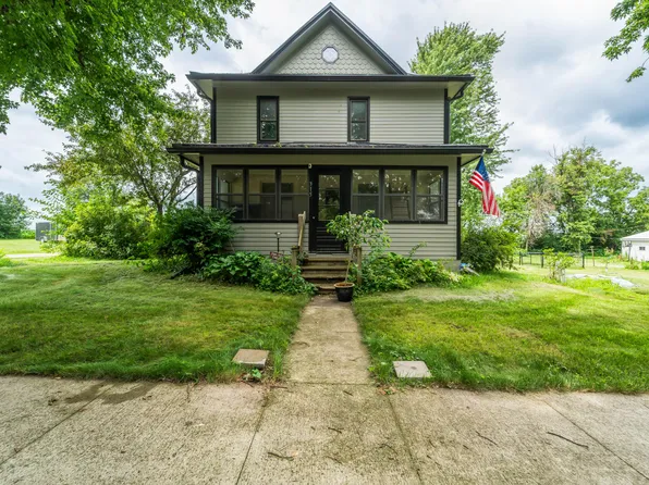 315 S Pine St, Zearing, IA 50278