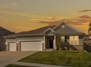 7358 S 185th St, Omaha, NE 68136