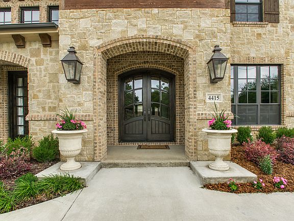 3rd image of 4415 Walnut Hill Ln
