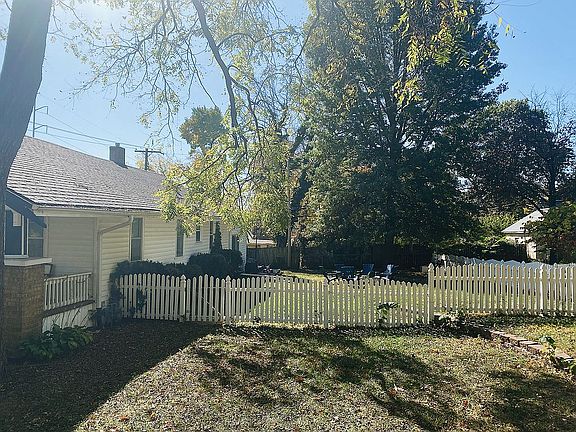 5th image of 1021 E 84th St