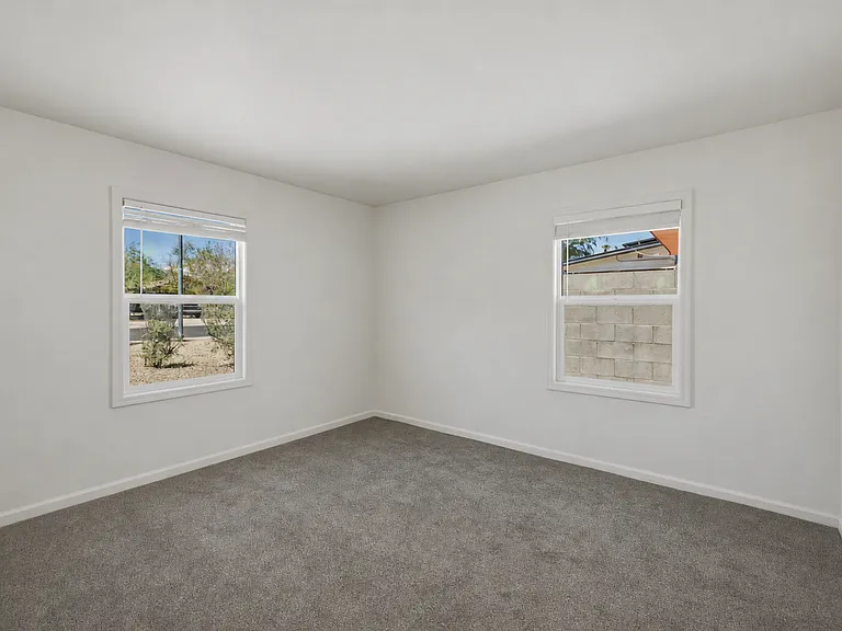 1005 E Mariposa St #MAIN HOUSE — Photo 15