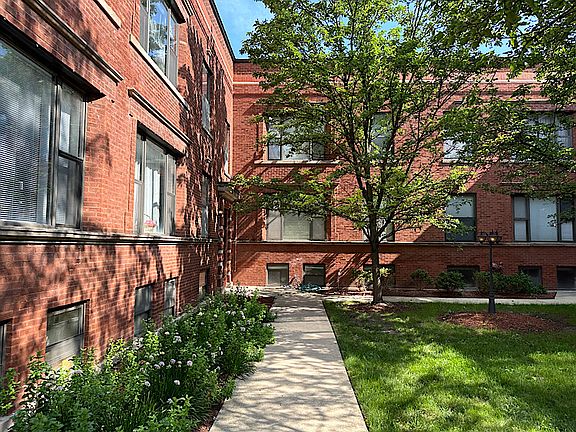 2nd image of 1314 W North Shore Ave APT G