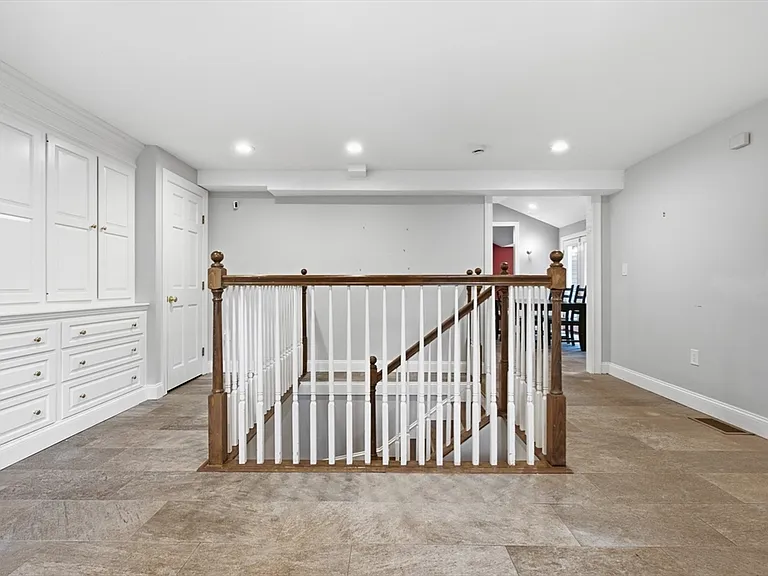 56 Arrowhead Rd — Photo 34