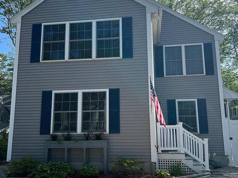 11 Hampton Ave — Photo 1