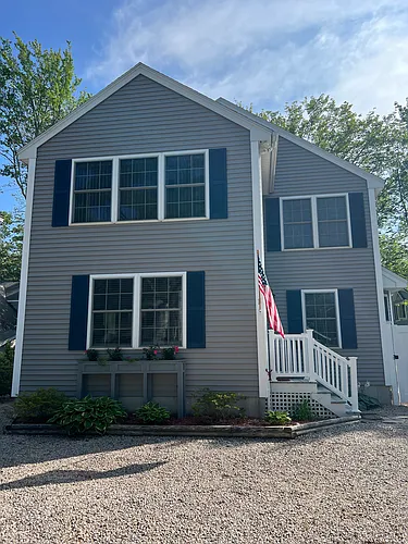 11 Hampton Ave Photo 1