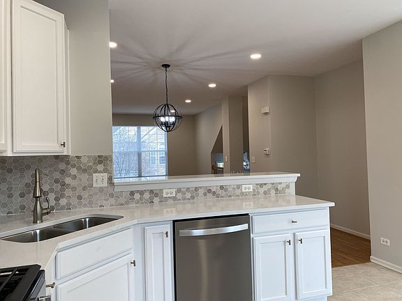 3rd image of 676 N Hidden Prairie Ct