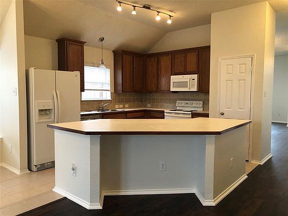 5th image of 7120 Bramblebush Dr
