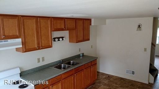 2nd image of 5472 N 58th St