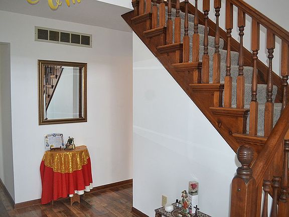 3rd image of 4423 Valley Brook Dr