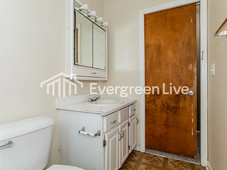 3284 Warfield Ave — Photo 9