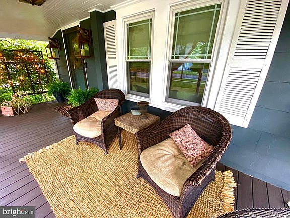 4th image of 715 Brookside Dr