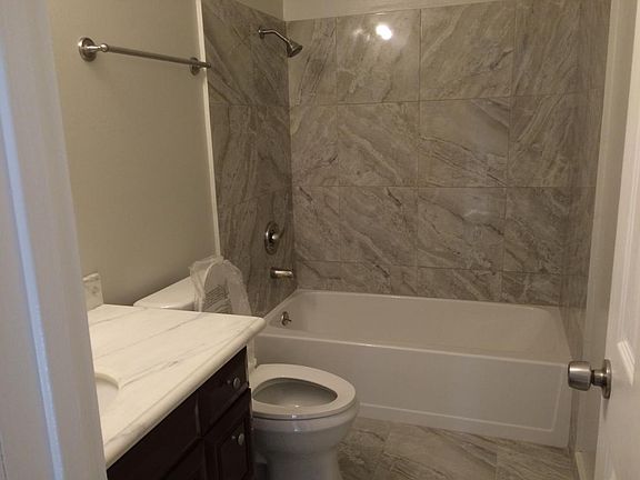 3rd image of 454 E Taylor Ave