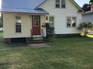 1108 Stockbridge Ave, Iron Mountain, MI 49801