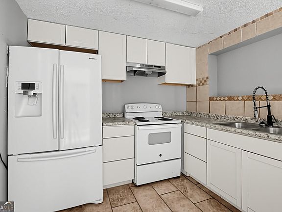 5th image of 2519 6th Ave