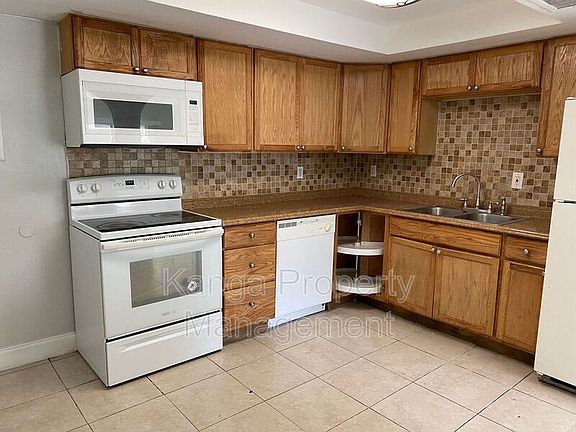 3rd image of 3202 Louisiana Ave APT A