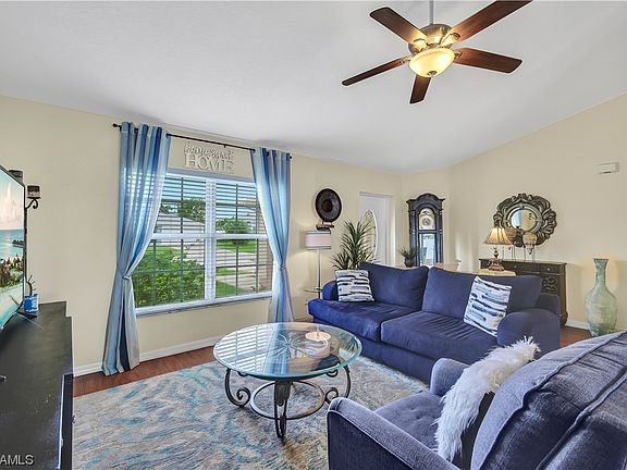 4th image of 718 SE 9th Ave