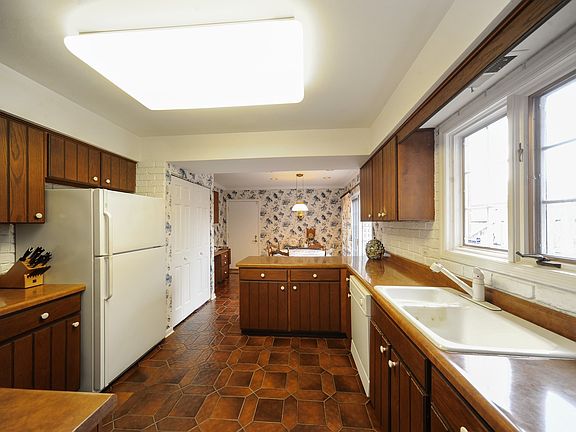 5th image of 1459 Beaupre Ct