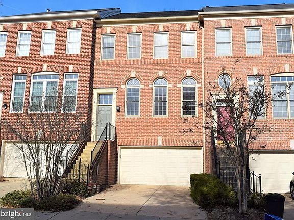 3rd image of 1134 Regal Oak Dr
