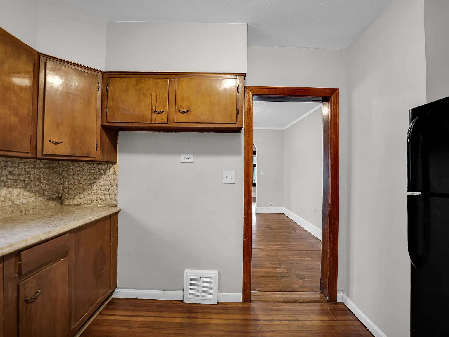 2 bed, 1000 sqft, $1,200 — Photo 4