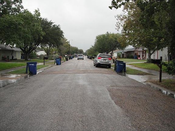 3rd image of 10906 Stacy Ln
