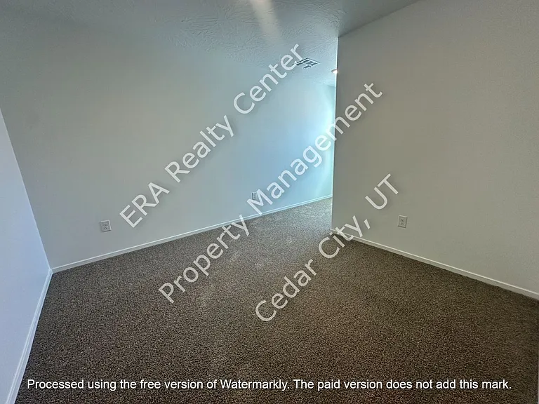 573 S May Dr — Photo 11