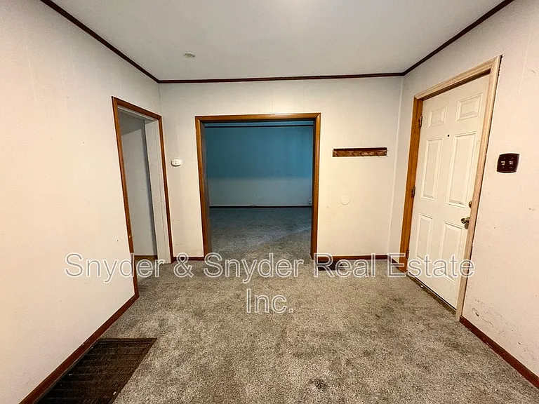 391 E Voris St — Photo 4