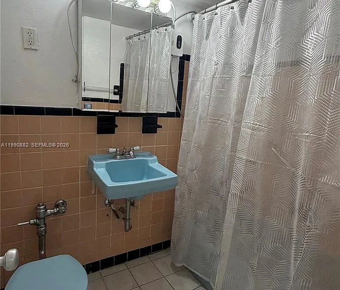 6484 Indian Creek Dr #107 — Photo 13